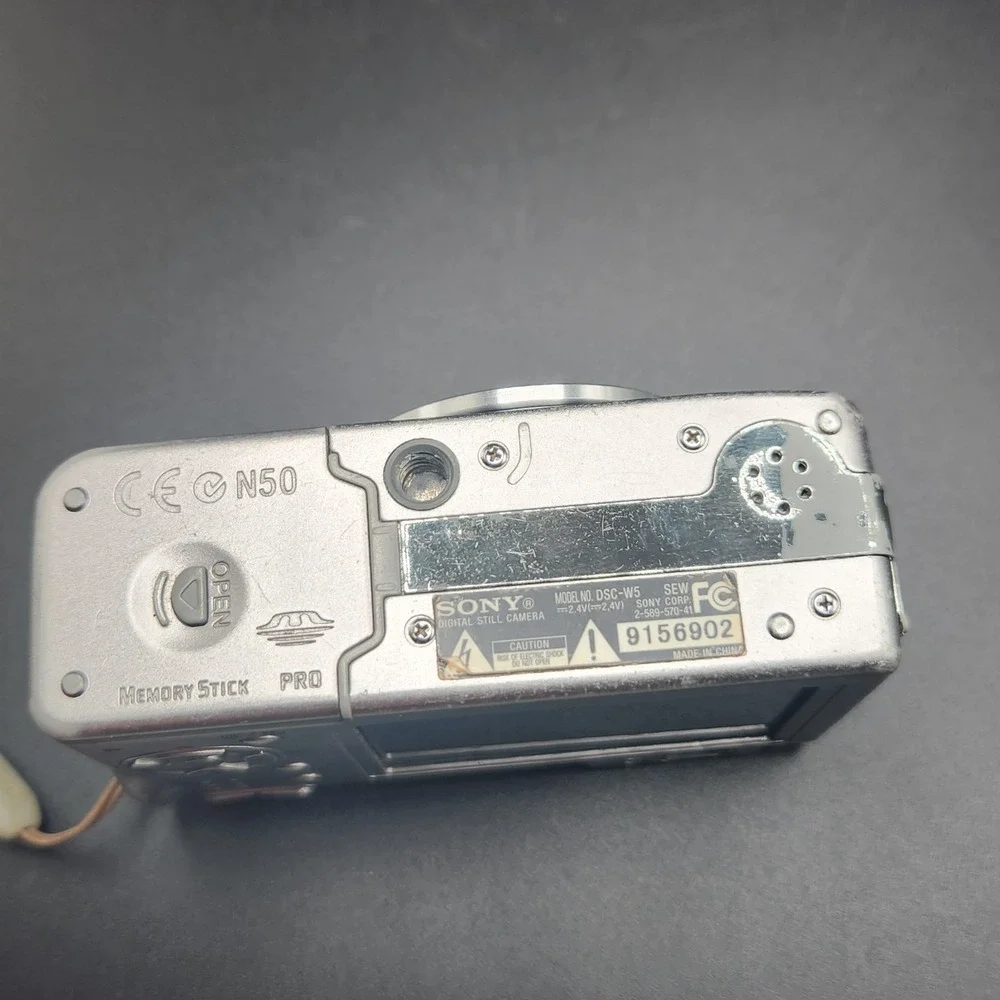 Sony Cyber-Shot DSC-W5 3x Optical Zoom For Parts Or Repair 512 MB Memory Stick